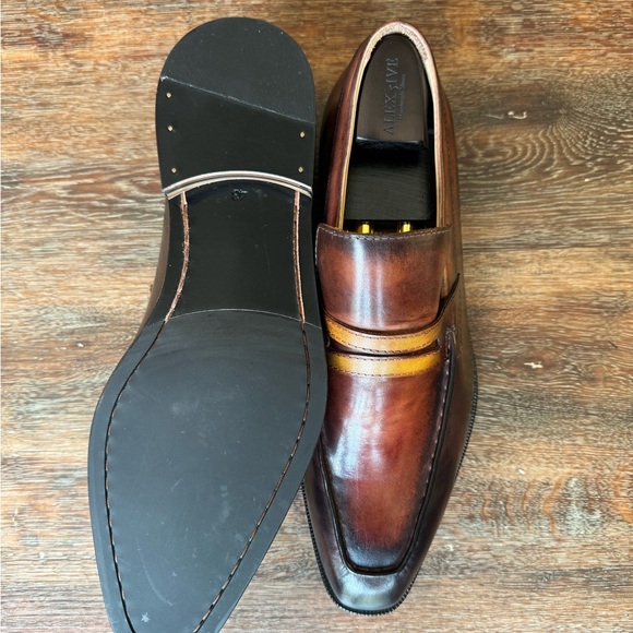 Handmade loafers ..  two toned  handmade and hand painted - Picture 3 of 4